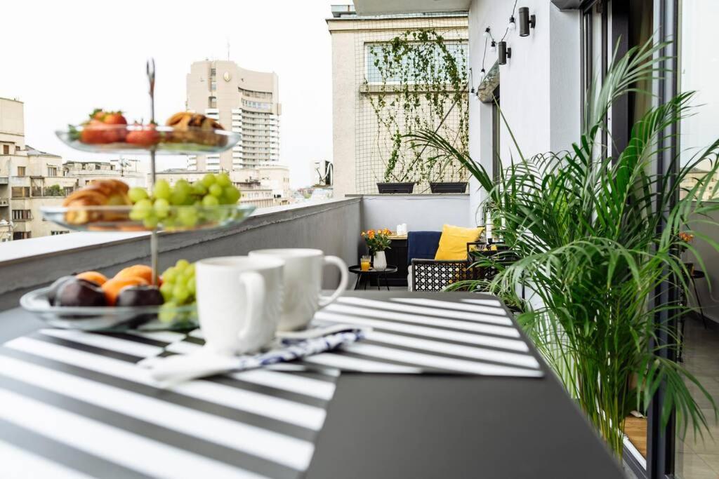 Amazing City View - Terrace+Netflix - City Center Bucarest Extérieur photo